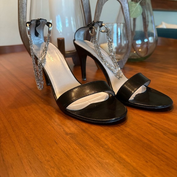 BCBG MaxAzria Stilettos - Picture 2 of 6